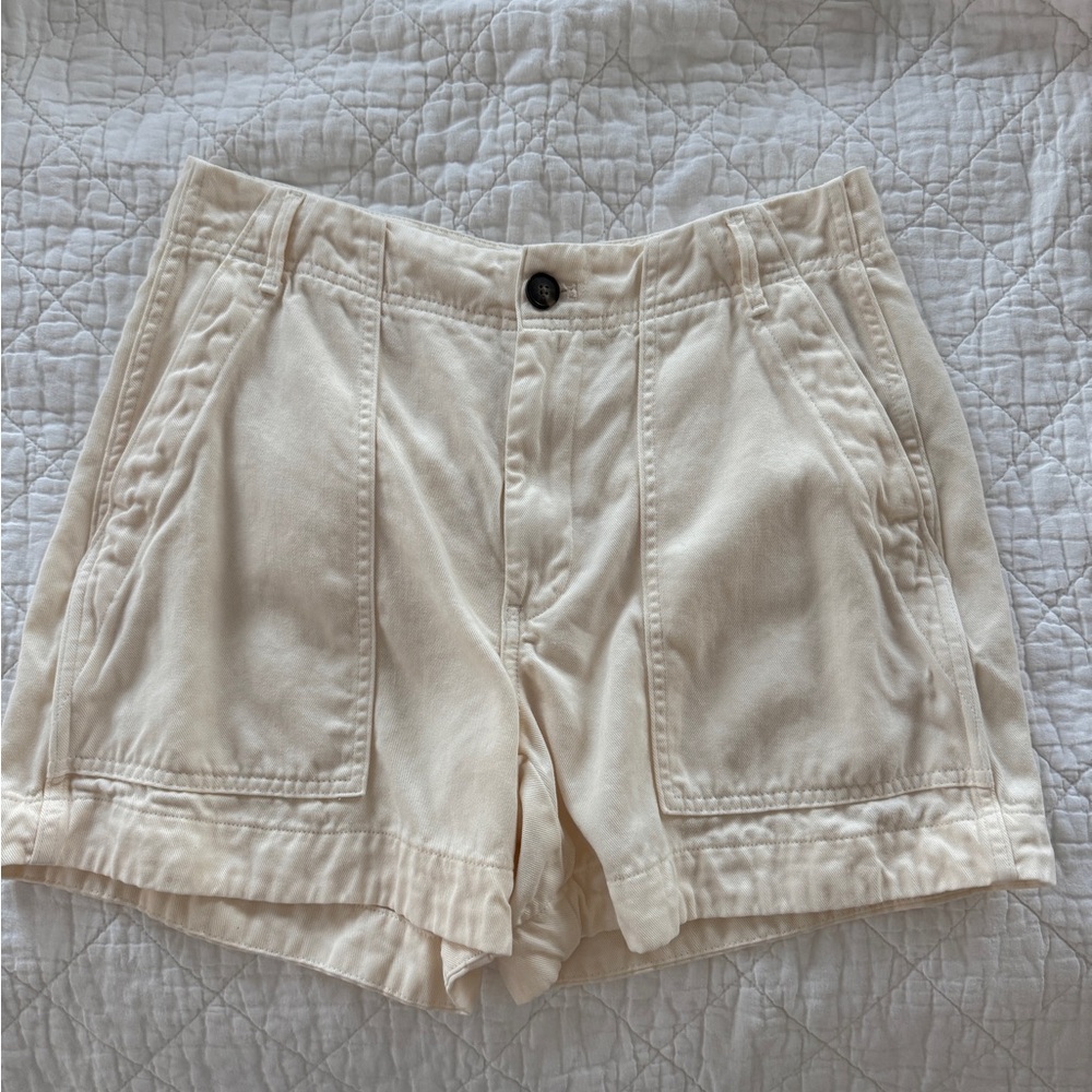 EVERLANE The Utility Short in Buttersoft